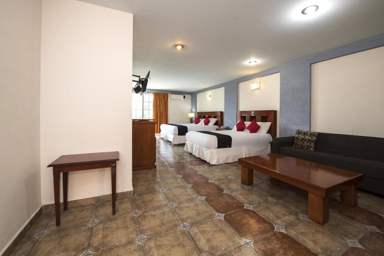 Suites De Reyes Irapuato Exterior foto