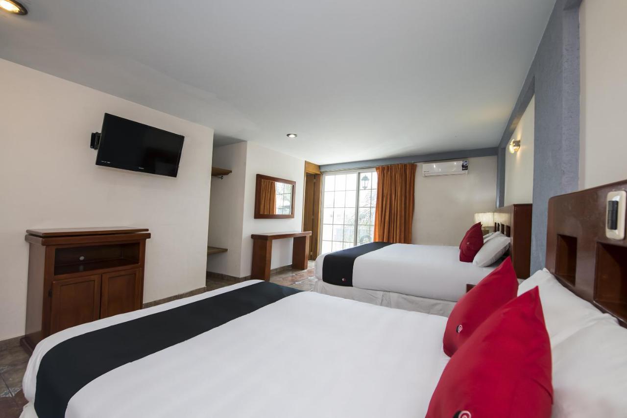 Suites De Reyes Irapuato Exterior foto