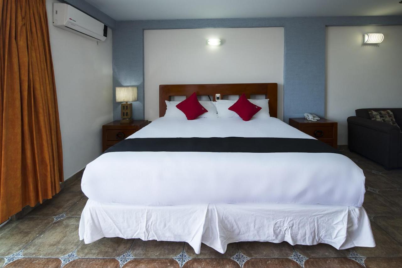 Suites De Reyes Irapuato Exterior foto