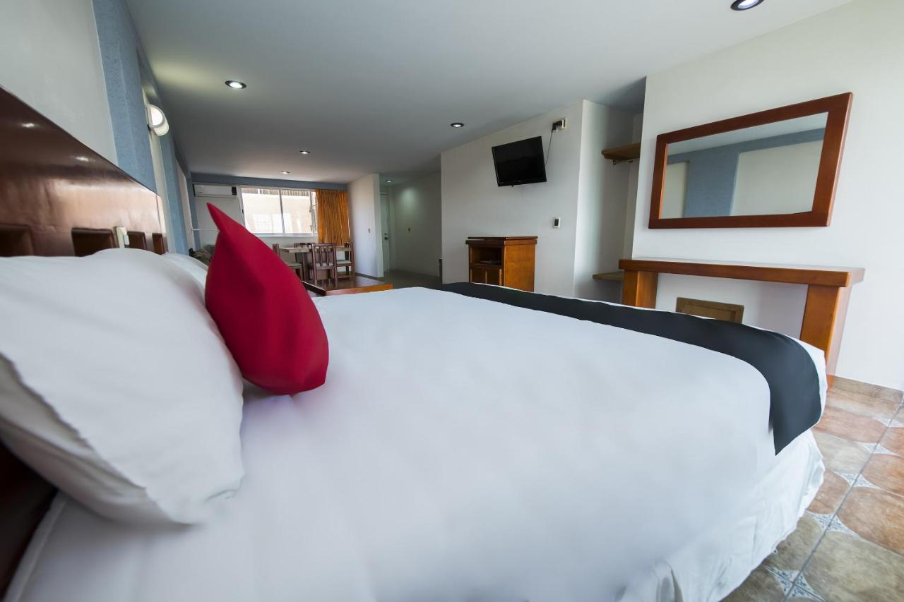 Suites De Reyes Irapuato Exterior foto
