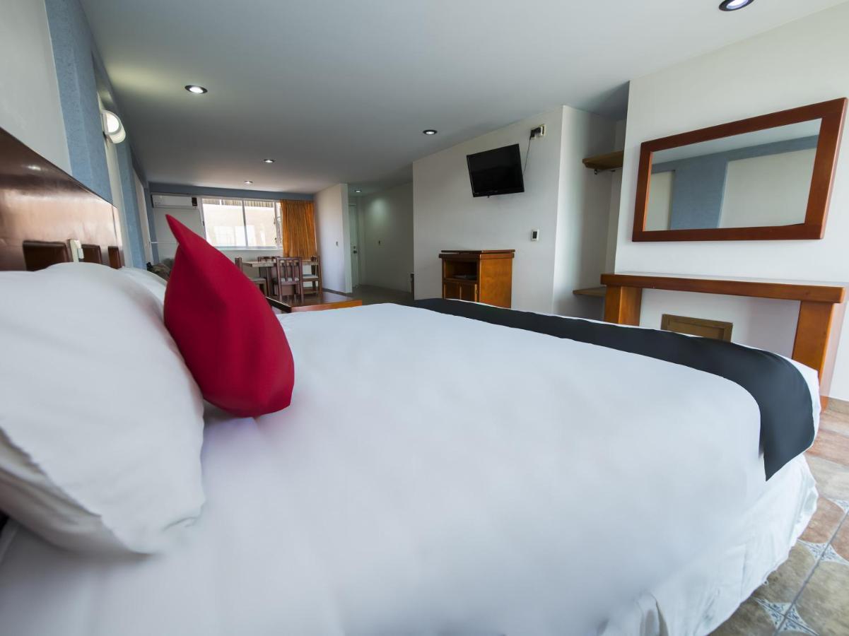 Suites De Reyes Irapuato Exterior foto