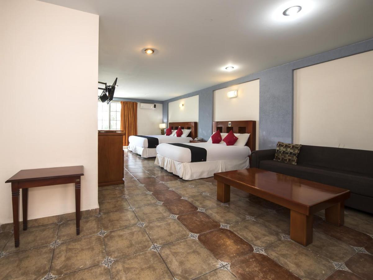 Suites De Reyes Irapuato Exterior foto