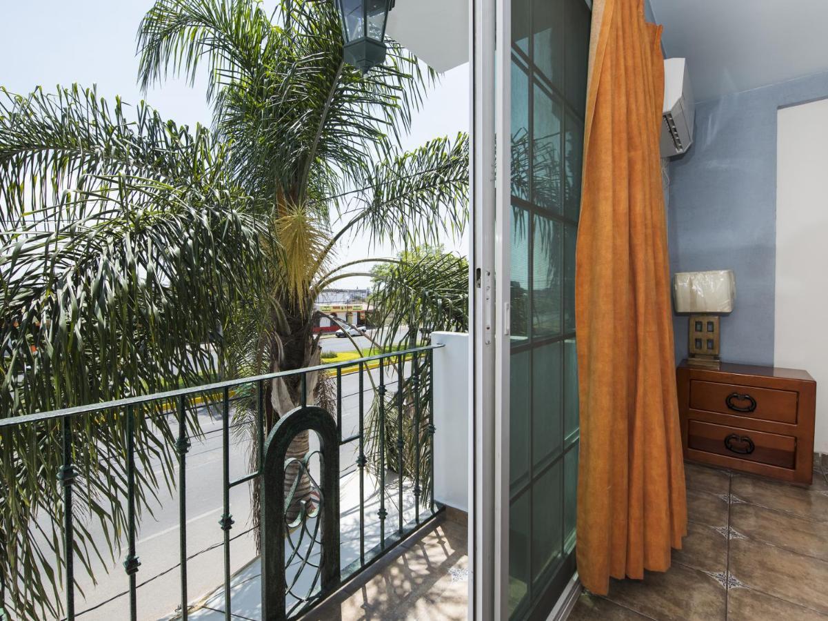 Suites De Reyes Irapuato Exterior foto