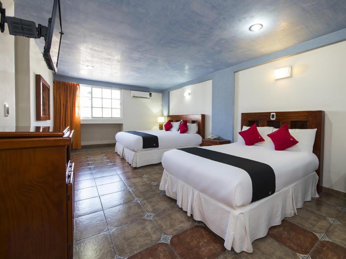 Suites De Reyes Irapuato Exterior foto