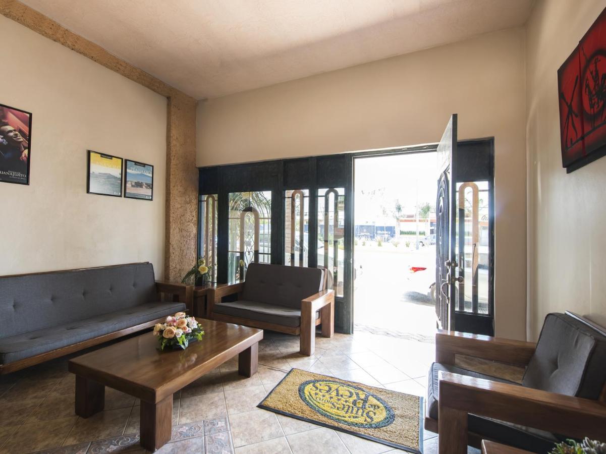 Suites De Reyes Irapuato Exterior foto