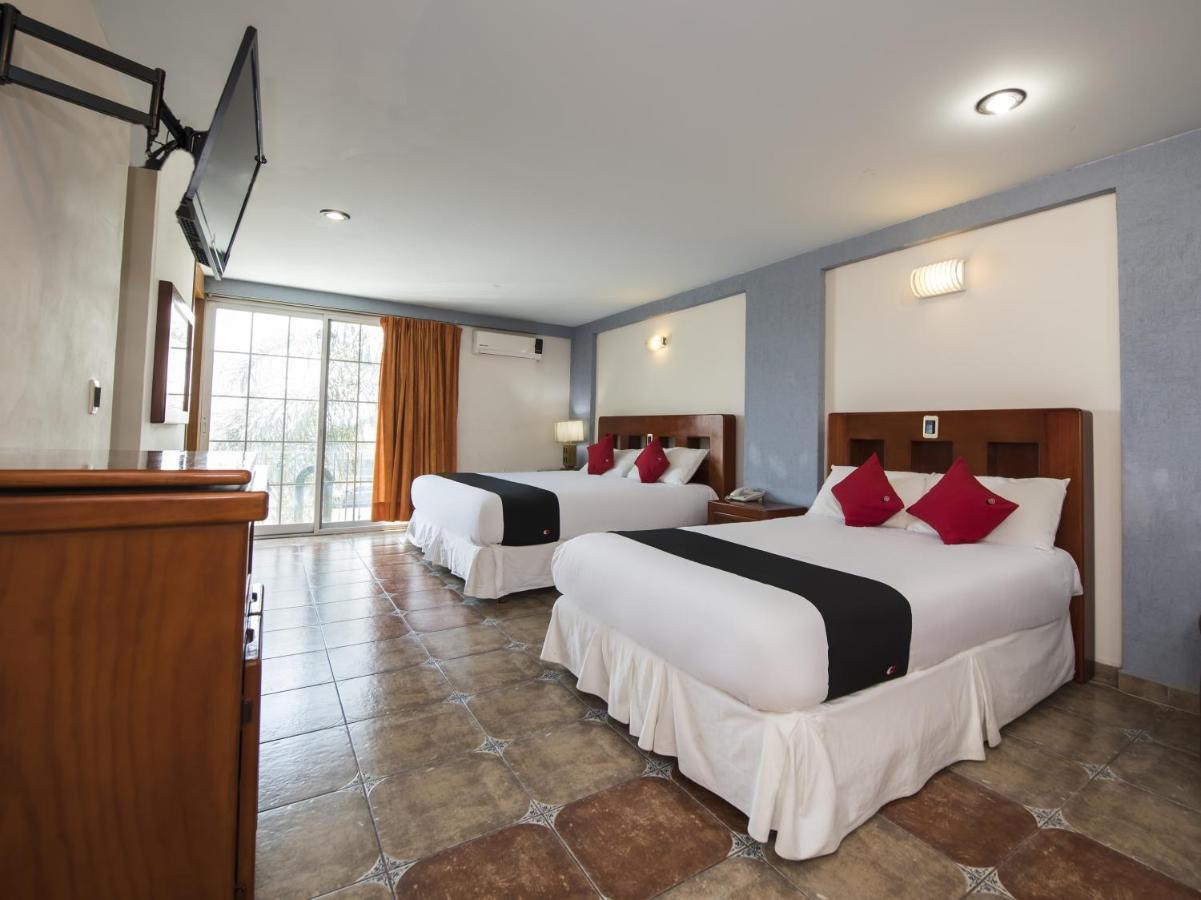 Suites De Reyes Irapuato Exterior foto